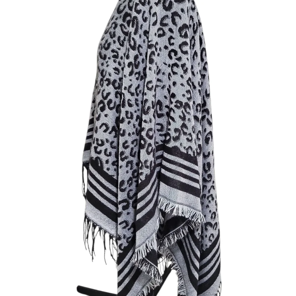 Southern Stitch Women's Leopard Knit Woven Poncho Cape O/S Black Gray Fringe - Picture 6 of 12